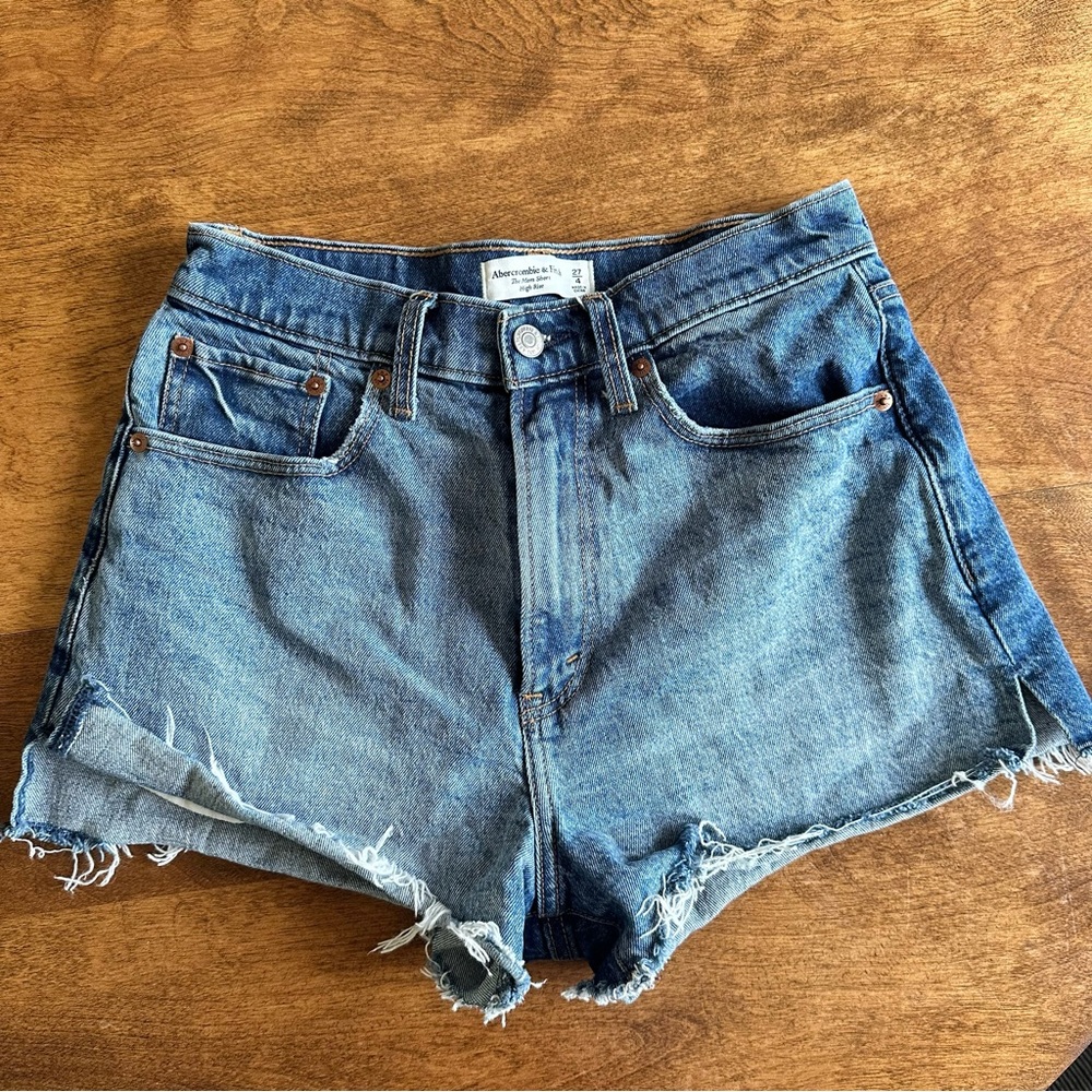Abercrombie the Mom Short High Rise Curve Love